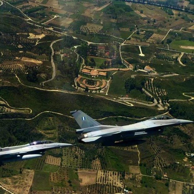 Kathimerini: Гърция договаря модернизацията на още38 изтребителя F-16 със САЩ