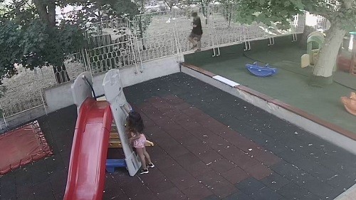 Деца са изпочупили съоръжения за игра в детска градина в Русе