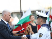 Министърът на отбраната Димитър Стоянов: Бъдещите военноморски командири поемат заветите на славни предшественици
