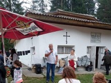 Областният управител Стефан Сабрутев уважи летния празник на деца с увреждания в района на Смолянските езера до параклиса "Св. Дух"