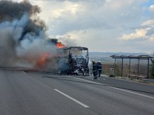 Горящ автобус край Бургас затвори АМ Тракия