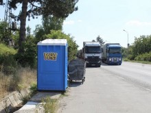 Химически тоалетни, контейнери и ново почистване организира Община Русе по бул. "България"