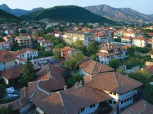 Общината премахна опасна жилищна сграда в центъра на Сливен
