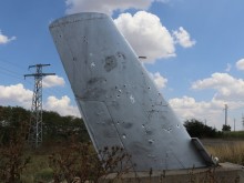 Военният паметник "Крилото", издигнат в чест на двама летци-герои край град Генерал Тошево, е станал обект на вандалски прояви