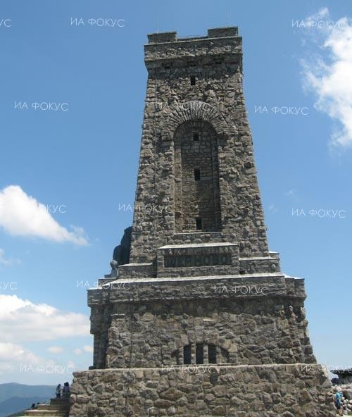 Днес ще се проведе национално състезание за изкачване на стълбите към храм-паметника "Шипка"