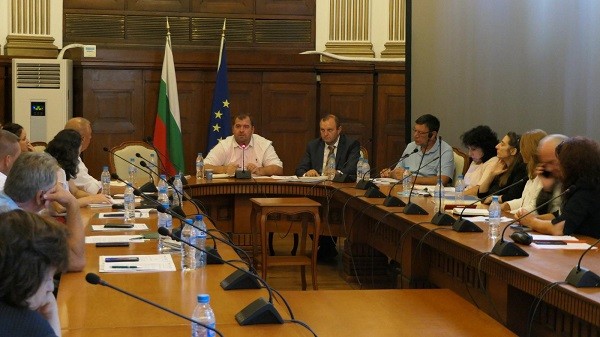 Министър Явор Гечев и представители на НАЗ обсъдиха мерки за гарантиране на хранителната сигурност и засилен контрол при вноса на зърно