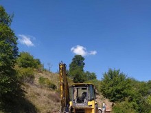 Община Благоевград започна ремонт на пътя за с. Дебочица