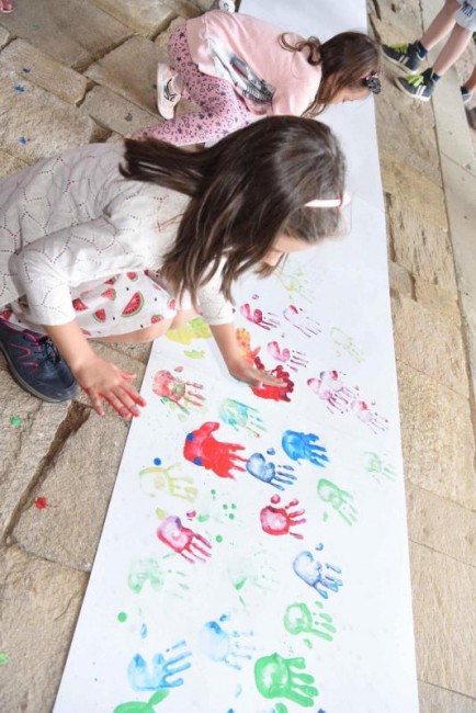 Любов, творчество и усмивки изгряха на летния арт фестивал "Празник на цветовете" в Смолян
