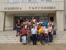 Ученици от румънското Търговище гостуваха в местната администрация