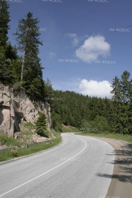 65 са офертите за проектиране при ремонта на над 111 км планински пътища в област Смолян