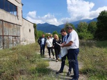 Министърът на правосъдието Крум Зарков бе на терена в село Самораново, определен за изграждане на нов затвор