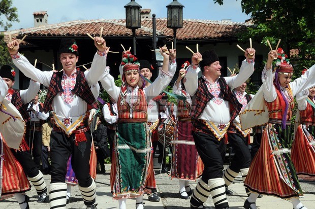 Фолклорни състави и любители на народната музика и танци от цяла България ще се представят в петото издание на "Морска фолклорна ваканция" в Албена