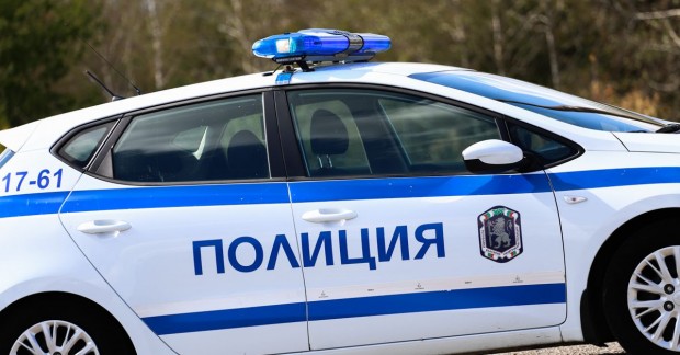 Полицаи от София задържаха след преследване издирвани автомобил и водач съобщиха от