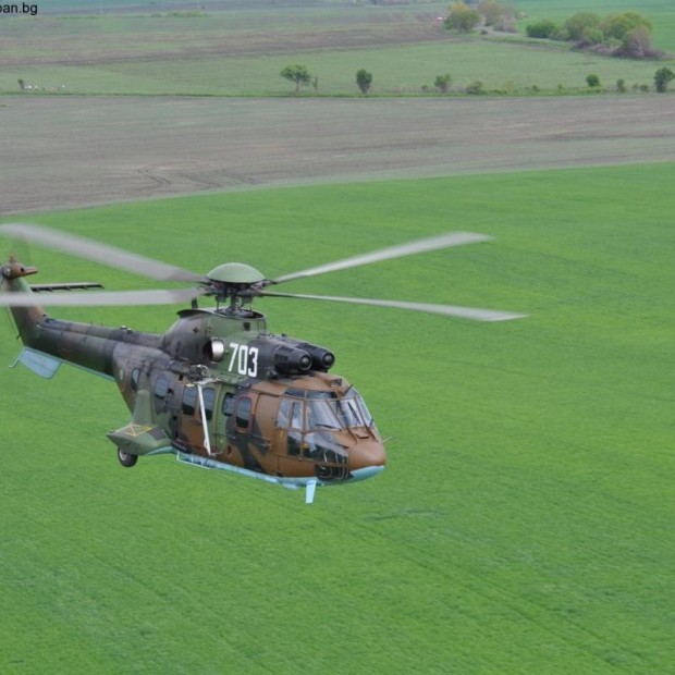Екипаж на вертолет "Кугар" от Военновъздушните сили ще помогне за медицинската евакуация на туристка, пострадала в Пирин