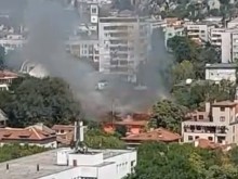 Пожарът в ОУ "Душо Хаджидеков": Взрив се е чул в центъра на Пловдив