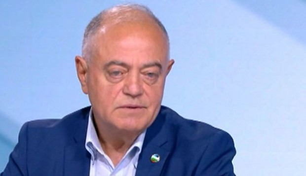 Атанас Атанасов, "Демократична България": На тези избори битката е между реформаторските и реставраторските сили
