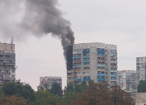 Пожар е възникнал в жилищна сграда в жк "Толстой"
