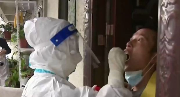 Поредният огромен китайски град е напълно затворен заради коронавируса Повече