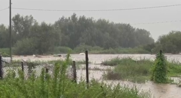 Карловските села Каравелово и Богдан са залети от втора приливна