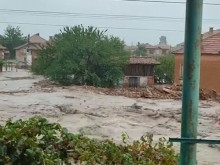 Ситуацията в Карловско остава тревожна! Има и ранени