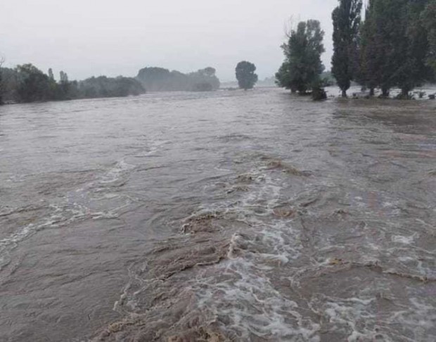 Бедствие! Огромно количество вода е слязло от Балкана към пловдивски села