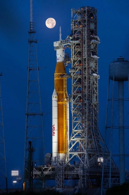 НАСА отново отложи изстрелването на ракетата до Луната