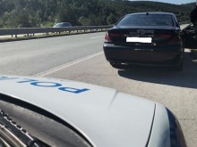 Пътни полицаи от ОДМВР-София задържаха неправоспособен водач, избягал от бензиностанция