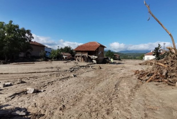 Започва опис на щетите в засегнатите от наводнението населени места