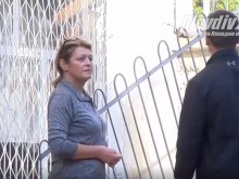 Ексклузивно: Съпругата на президента се включи в почистването на Слатина като доброволец