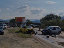 Четирима души са ранени при катастрофа край Банско