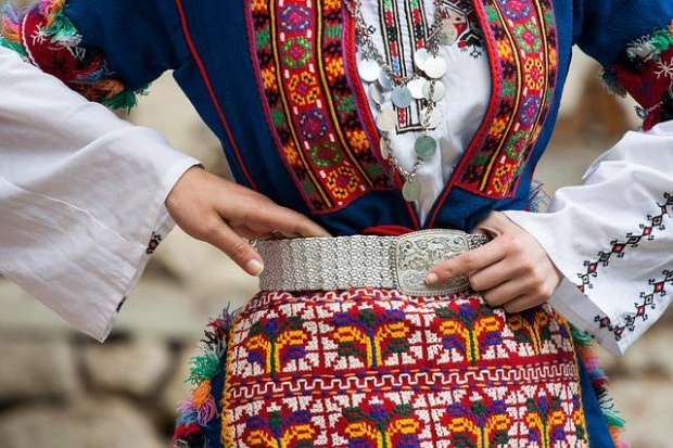 Хасково празнува 137 години от Съединението на България с тържествен ритуал и общоградско хоро