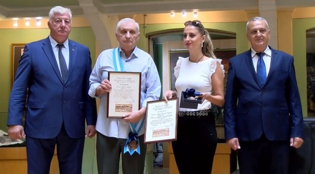 Връчиха отличието "Почетен гражданин на Пловдив" на Евгений Тодоров и дъщерята на Нери Терзиева