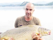 Чака 4 дни, но на петия хвана 22-килограмова трофейна риба