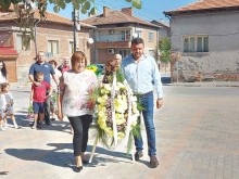 С полагане на венци и цветя бе отбелязан Денят на Съединението в община "Родопи"
