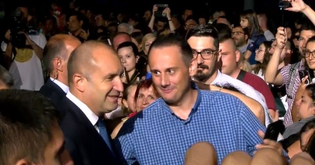 Президентът и кметът на Пловдив буквално слязоха при народа и
