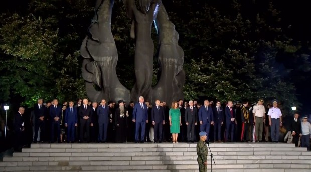 Президентът: Да живее свободна и единна България!