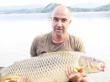 Мъж от Царимир улови шаран с тегло 22,5 килограма