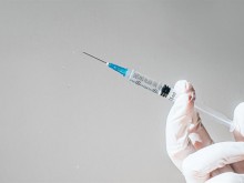 В САЩ ще поставят по една ваксина срещу Covid-19 годишно