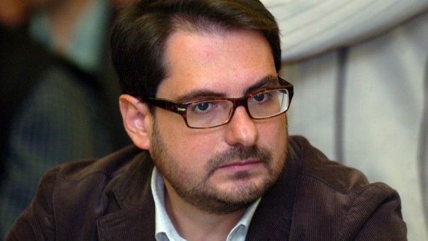 Доц. Даниел Смилов: Задава се фрагментиран парламент с до осем партии