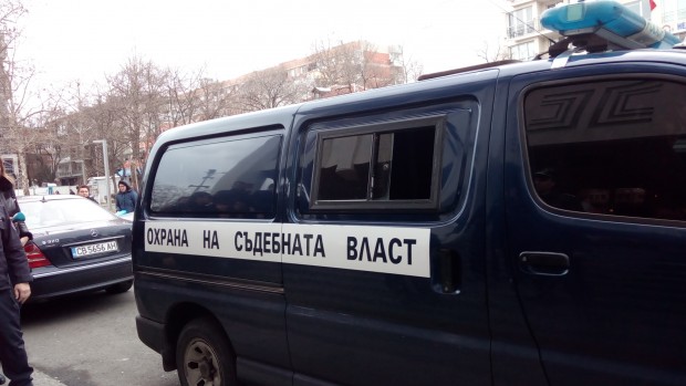 Районна прокуратура Бургас задържа за срок до 72 ч. украинската