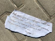 Отново нападнаха жените шофьори с ужасна бележка