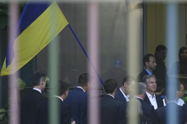 Антъни Блинкен анонсира нови 2 милиарда военна помощ на необявена визита в Киев
