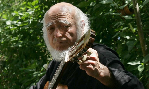 Концерт в памет на известния пловдивски китарист и трубадур организира