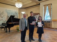 На тържествена церемония в Добрич наградиха лауреатите на XXV Международен младежки музикален конкурс "Надежди, таланти, майстори"
