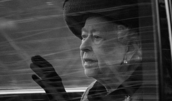 Почина британската кралица Елизабет Втора. Тя бе на 96 години. Кралица