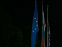 Флаговете пред сградата на британското посолство в София бяха свалени наполовина