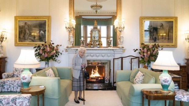 Фотографът, който заснема последната снимка на кралицата в Балморал, Шотландия,