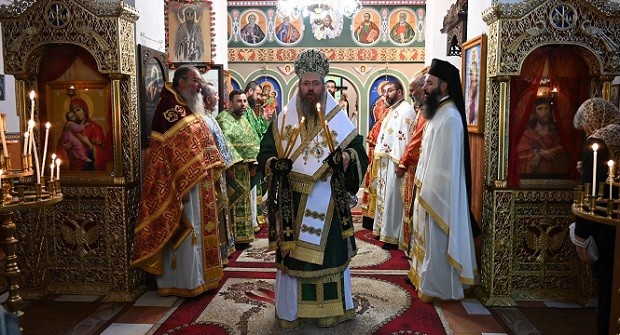 Епископ Поликарп ще оглави литургия в Долна баня