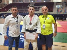 Сребро и бронз за българските състезатели на Балканиадата по джудо за юноши и девойки в Турция
