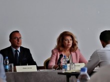 Вицепрезидентът: Темата за външната политика на България липсва в публичния дебат